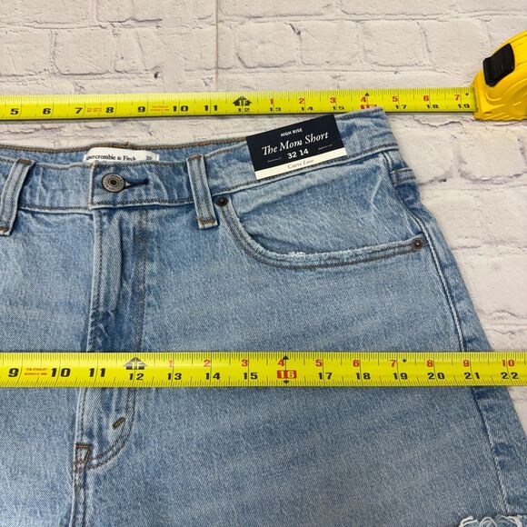 NWT Abercrombie & Fitch Women High Rise Mom Jean Shorts Size 32/14 Denim C056 10 - Picture 3 of 16